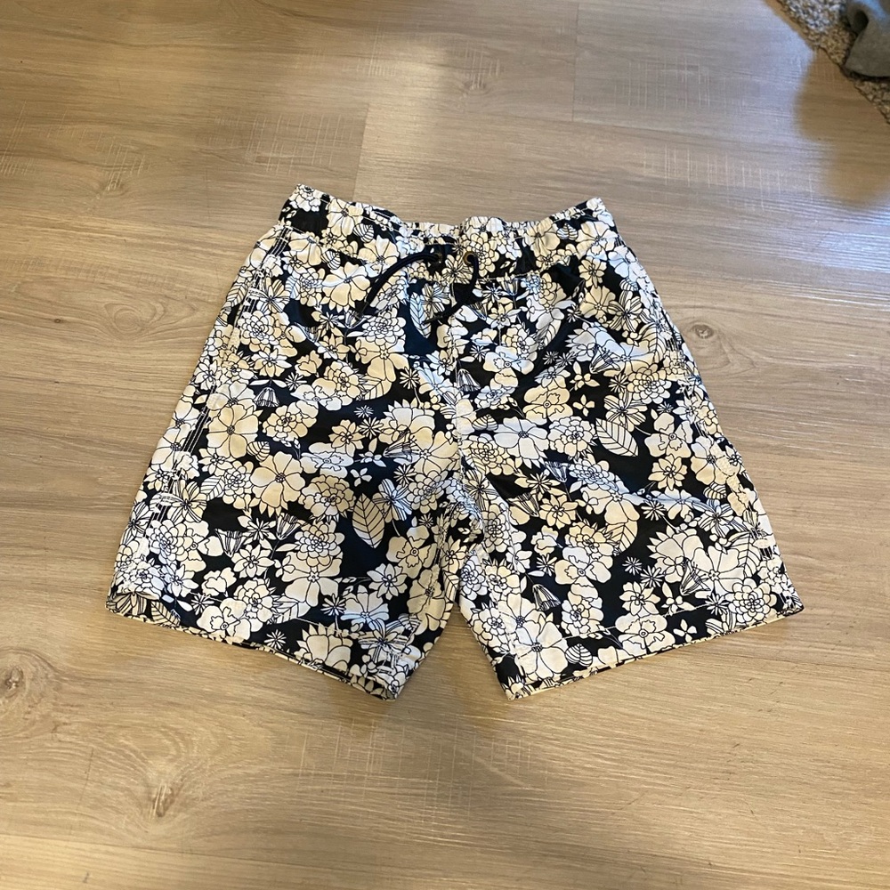 GAP Black and White Floral Men's Athletic Shorts